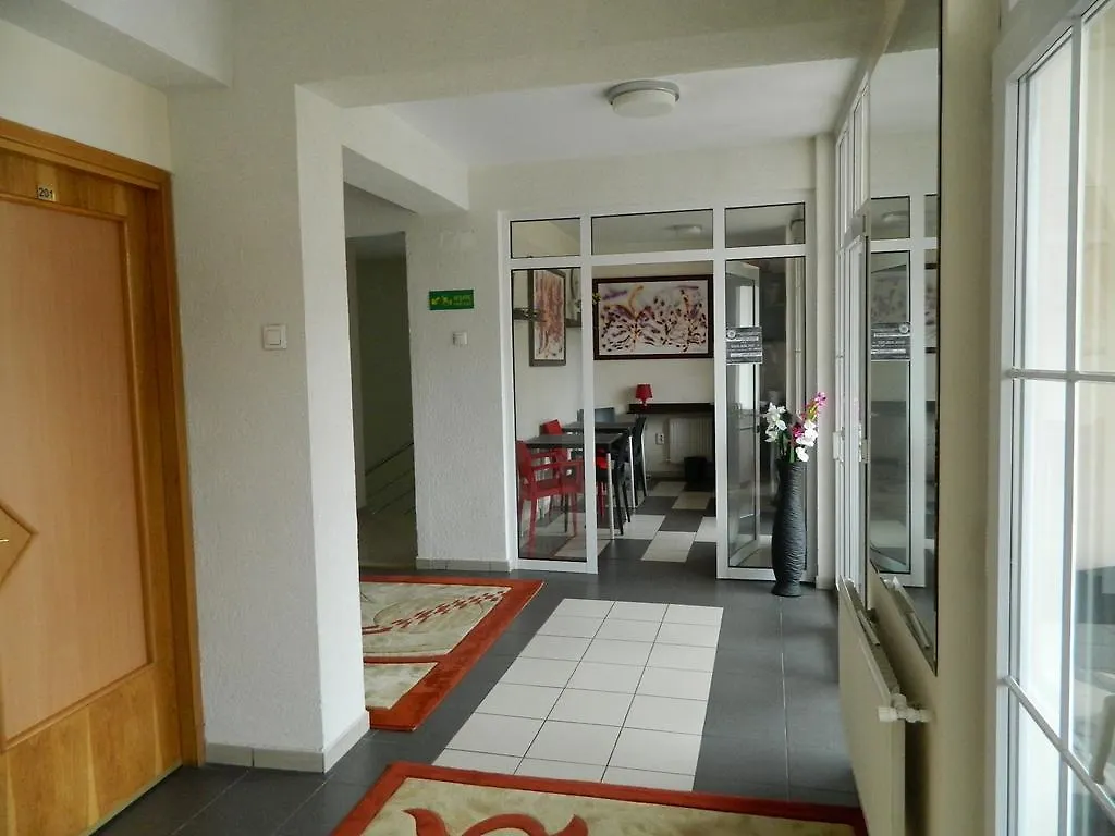Hotel Tranzzit Bucarest 3*,