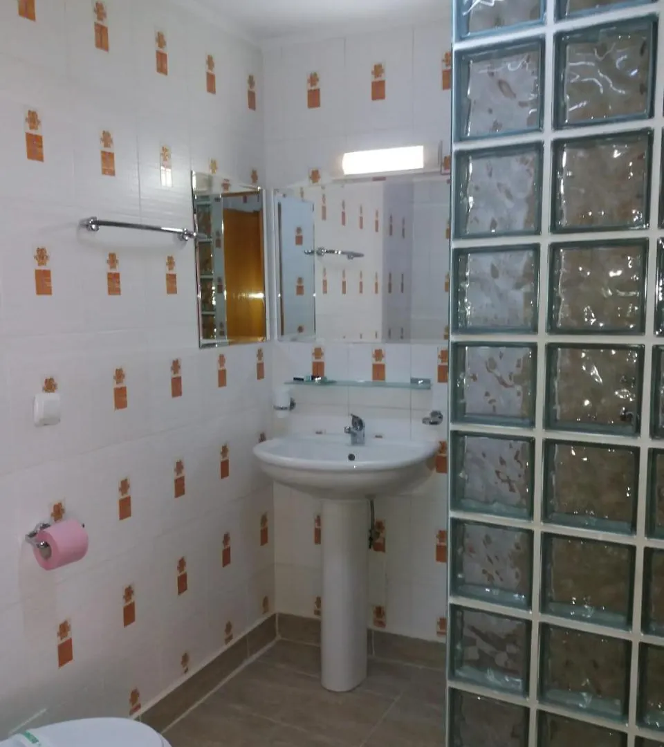Hotel Tranzzit Bucarest 3*,